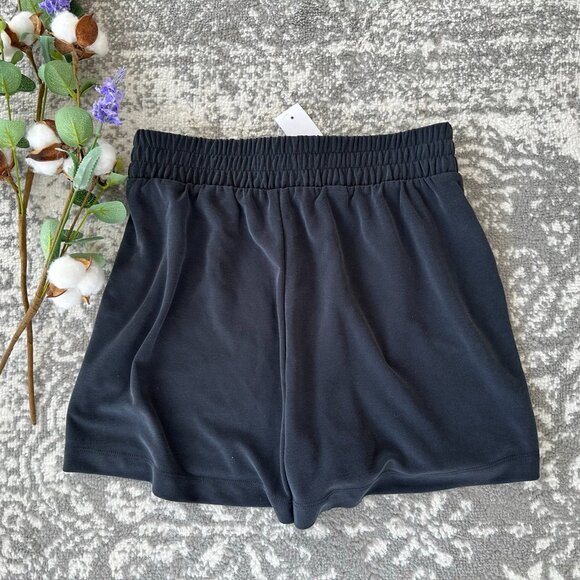 NWT Lou & Grey Sandwashed Shorts Color Black Size XXS - Picture 3 of 9
